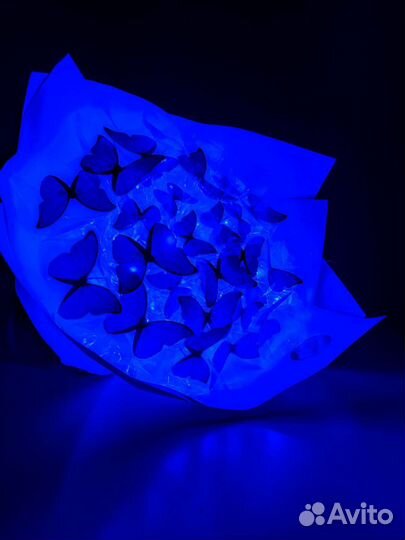 Букет из бабочек светящийся