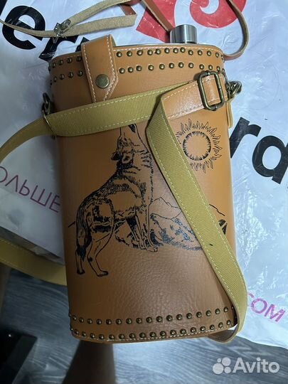 Подарочная фляга