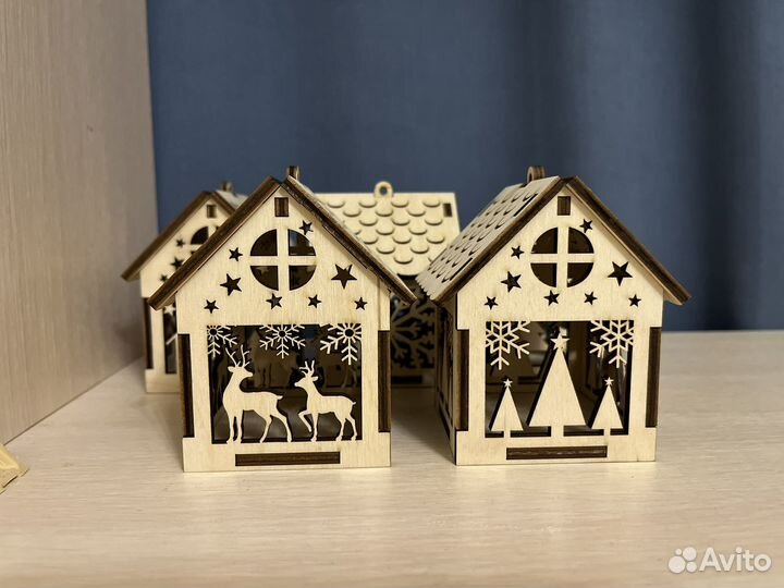 Елочные игрушки домики из дерева