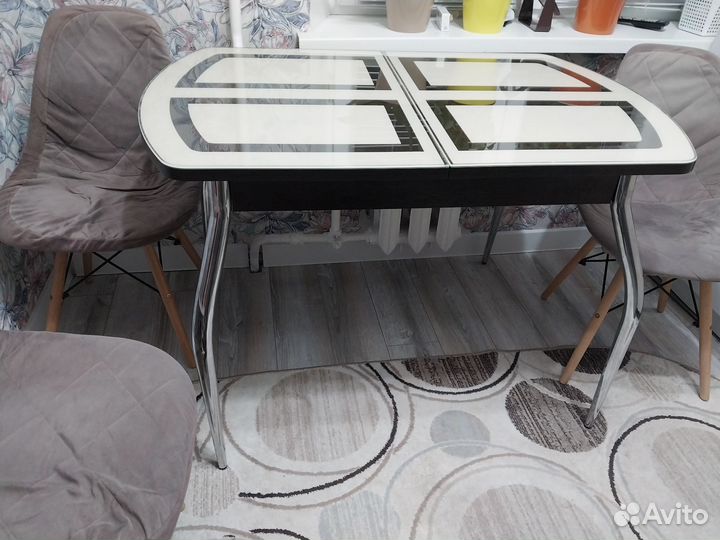 Кухонный стол