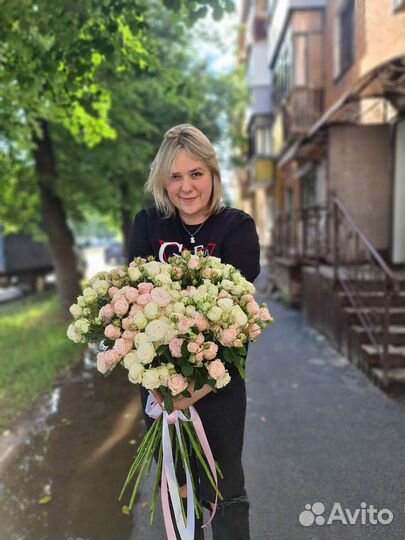 Кустовая Роза пионовидная роза букет роз