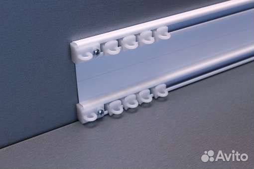 Алюминиевый потолочный карниз для штор с крючками