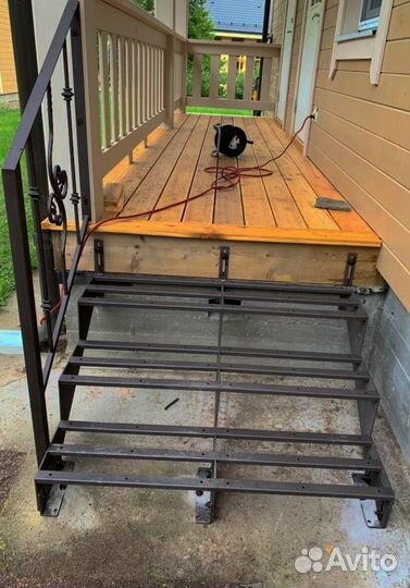 Обшивка ступеней Дубом