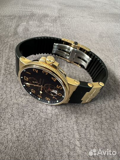 Часы золотые Ulysse Nardin Marine