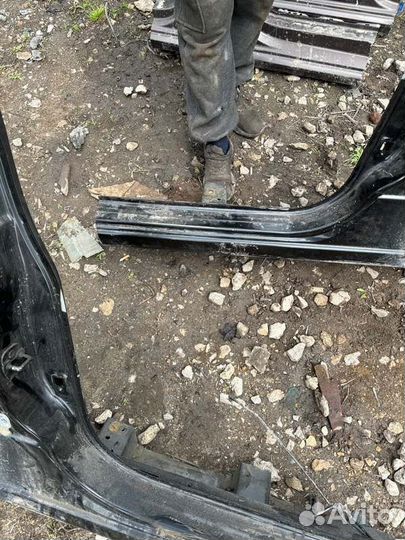 Центральная стойка кузова Nissan Qashqai J10