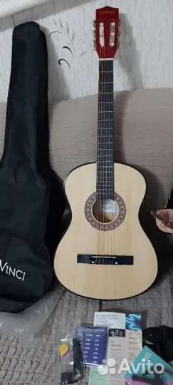 Классическая гитара с набором