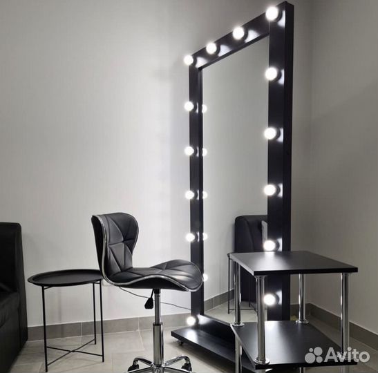 Зеркало с лампочками в полный рост. Гримерное