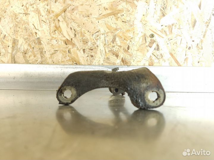 Кронштейн генератора Toyota Corolla e10