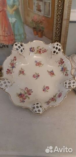 Антикварное блюдо на ножках Германия фарфор