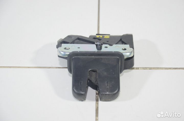 Замок багажника Audi A5 8T 2010