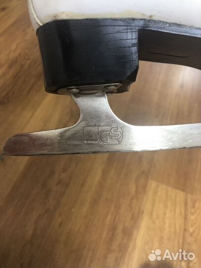 Коньки фигурные женские 40 размер