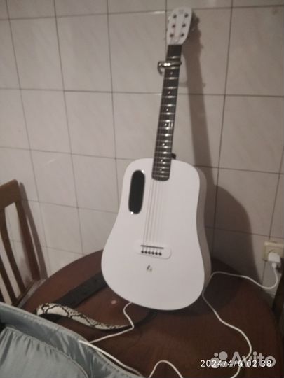 Трансакустическая гитара