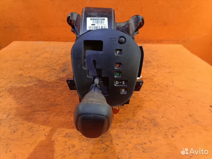 Ручка кпп Toyota Ractis NSP122