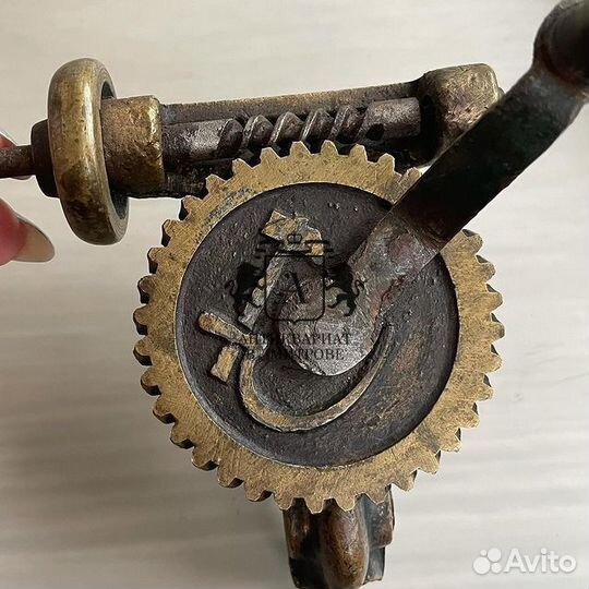 Машинка для намотки ниток на шпульку