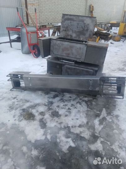 Бамперы и контейнеры для аккумулятора на Кировец