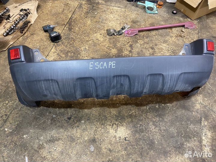 Бампер Б/У E11650220D18E11650220B