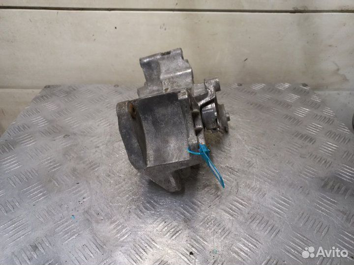 Кронштейн генератора Volkswagen Golf 4 1.6 16V AUS