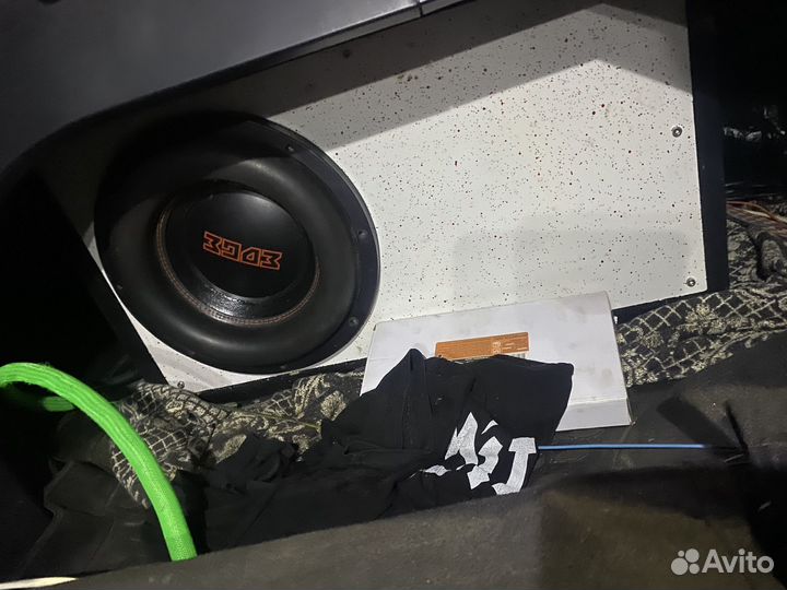 Сабвуфер едж