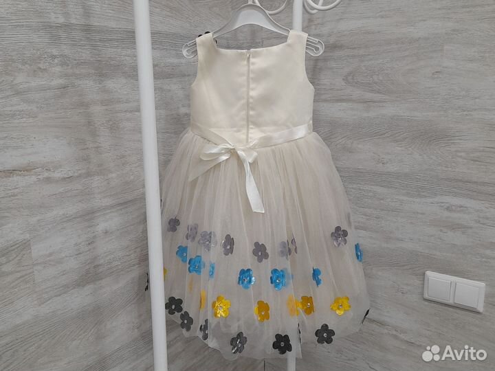 Детское нарядное платье 116