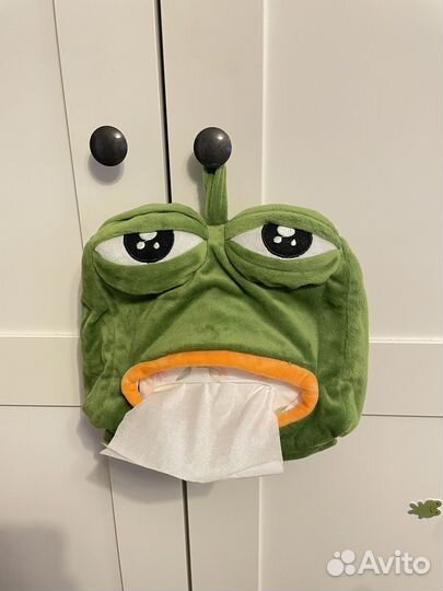 Салфетница в виде лягушки Пепе