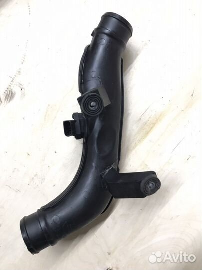 Патрубок интеркулера 1K0145770AH Passat B7