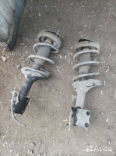 Амортизатор передний Mitsubishi Lancer 9 седан