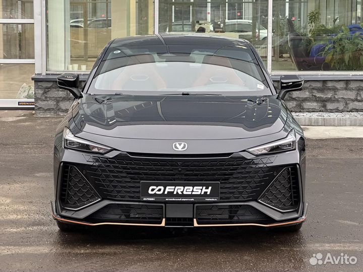 Changan UNI-V 1.5 AMT, 2023, 409 км