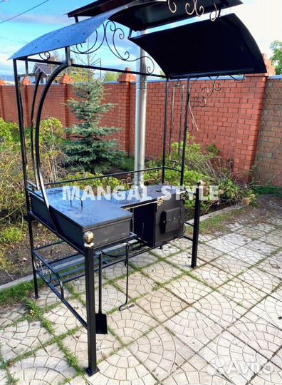 Мангал с крышей