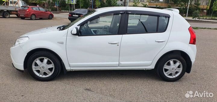 Renault Sandero 1.6 AT, 2011, 87 000 км