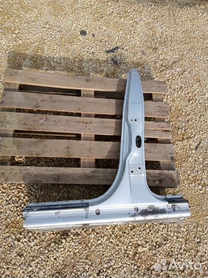 Центральная стойка кузова левая Volkswagen Passat