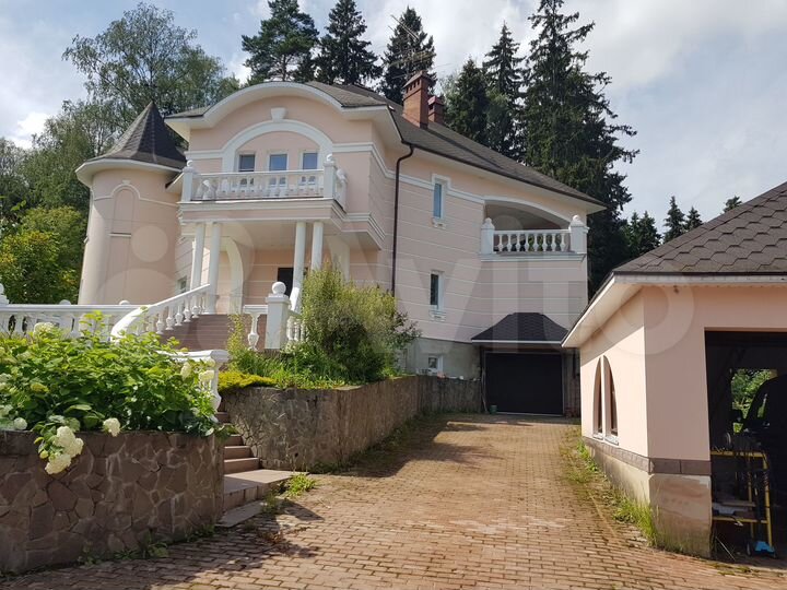 Коттедж 565 м² на участке 13 сот.