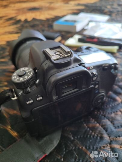 Продам зеркальный фотоаппарат canon EOS 70D с объе
