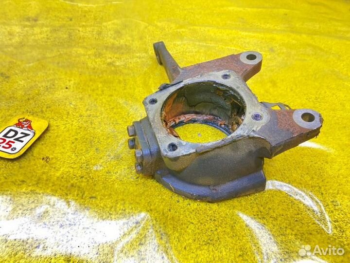 Поворотный кулак передний правый Suzuki Jimny 145379