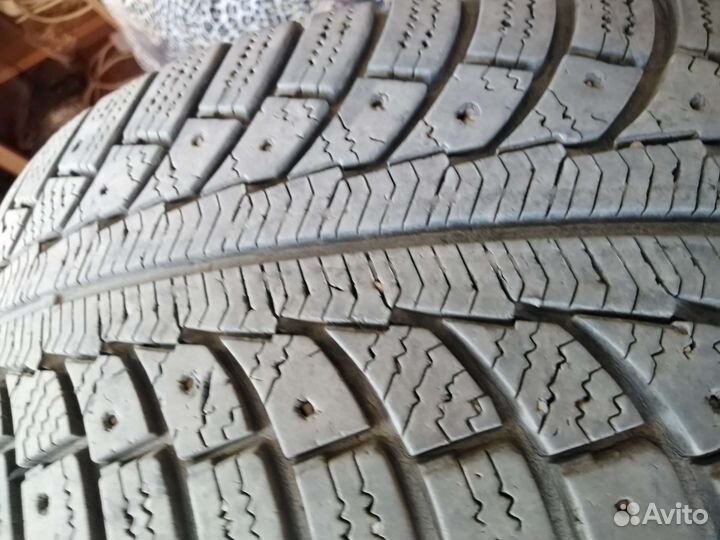 Gislaved Nord Frost 200 SUV 215/65 R16