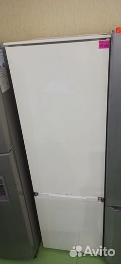 Холодильник встраиваемый Zanussi