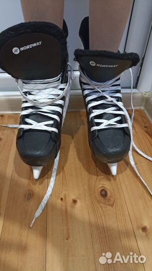 Коньки хоккейные