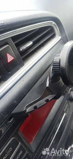 Магнитный держатель для телефона авто