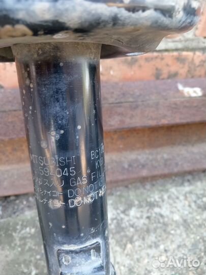 Стойки передние митсубиси кольт плюс