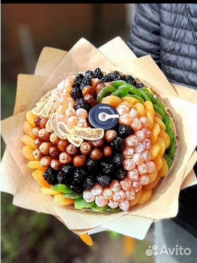 Съедобные букеты из орехов и сухофруктов