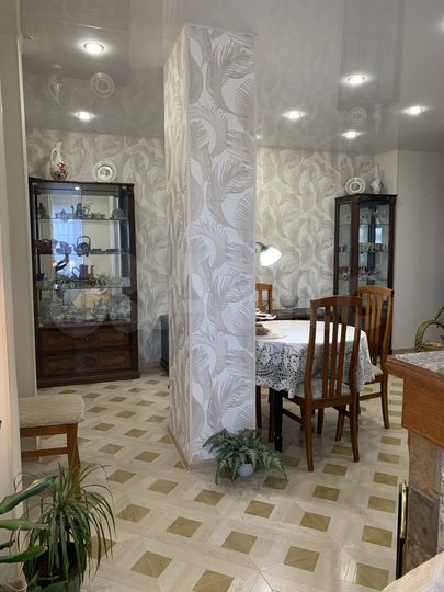 2-к. квартира, 70 м², 7/17 эт.