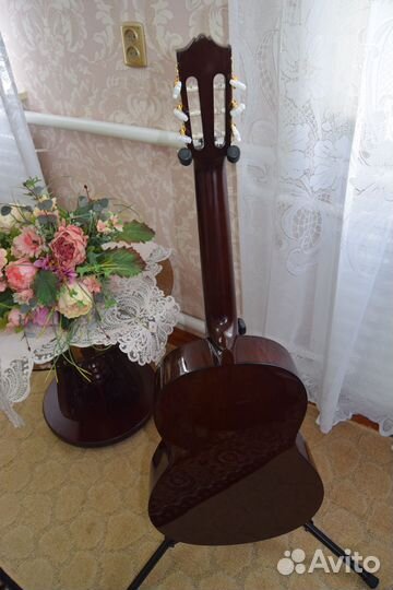 Классическая гитара Yamaha c70 с чехлом Ritter