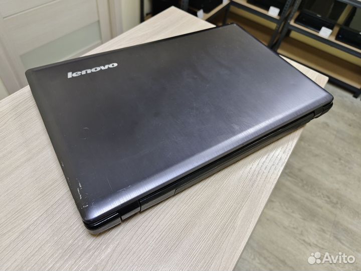 Lenovo z585(i5/4gb/2gb GPU)