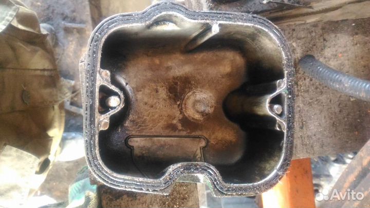 Крышка клапанная Volvo F12 TD 122