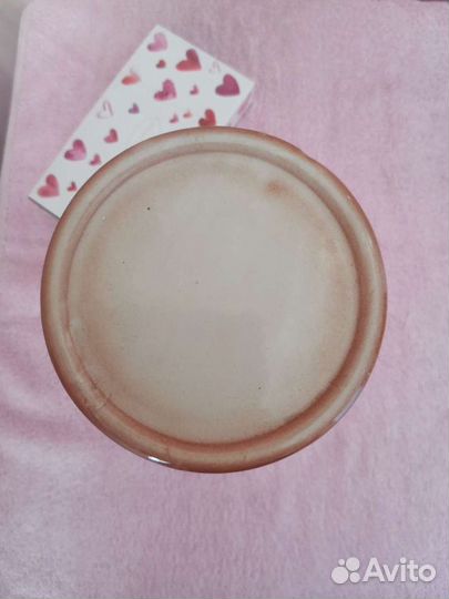 Глиняная ваза с крышкой