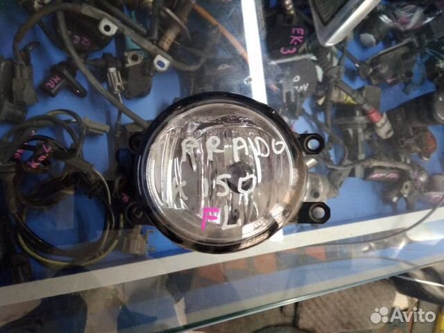 Противотуманная фара передняя левая Toyota Land