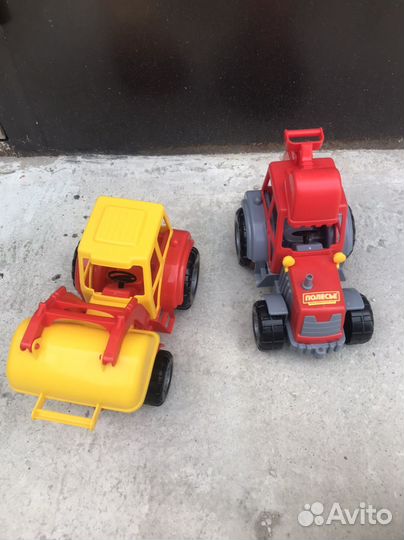 Игрушки машинки трактор
