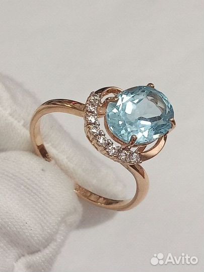 Золотое кольцо с камнем 18р