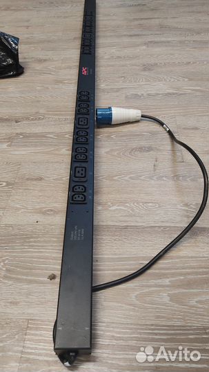 Блок распределения питания APC AP7551