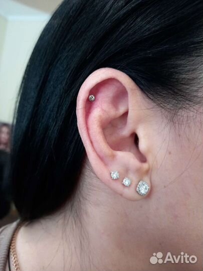 Пирсинг пупка, носа, губ, бровей, ушей