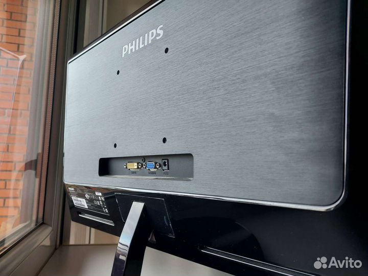 Монитор Philips 224E